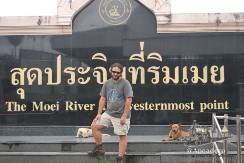 Dicen que este es el punto más al oeste del río, pegados estábamos a la frontera con Myanmar.