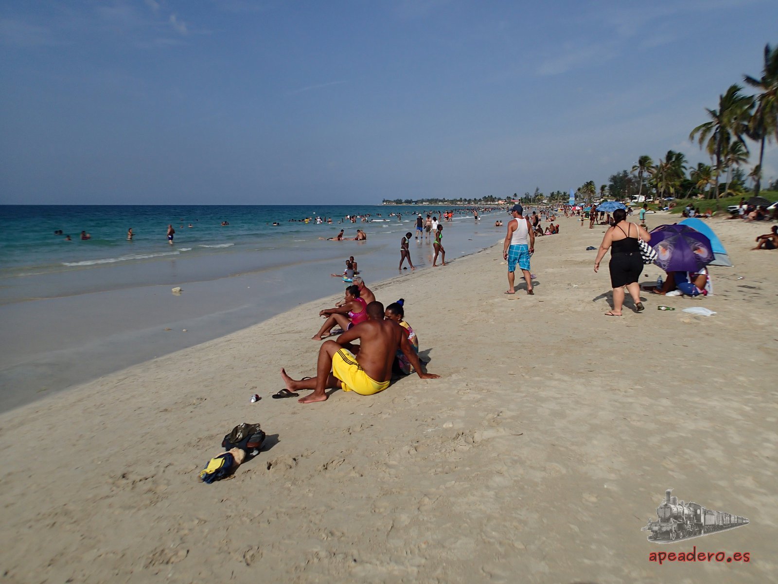 Las playas del este estaban llenas de cubanos de vacaciones o en sus días libres.