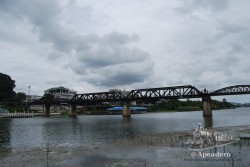El famoso puente sobre el río Kwai