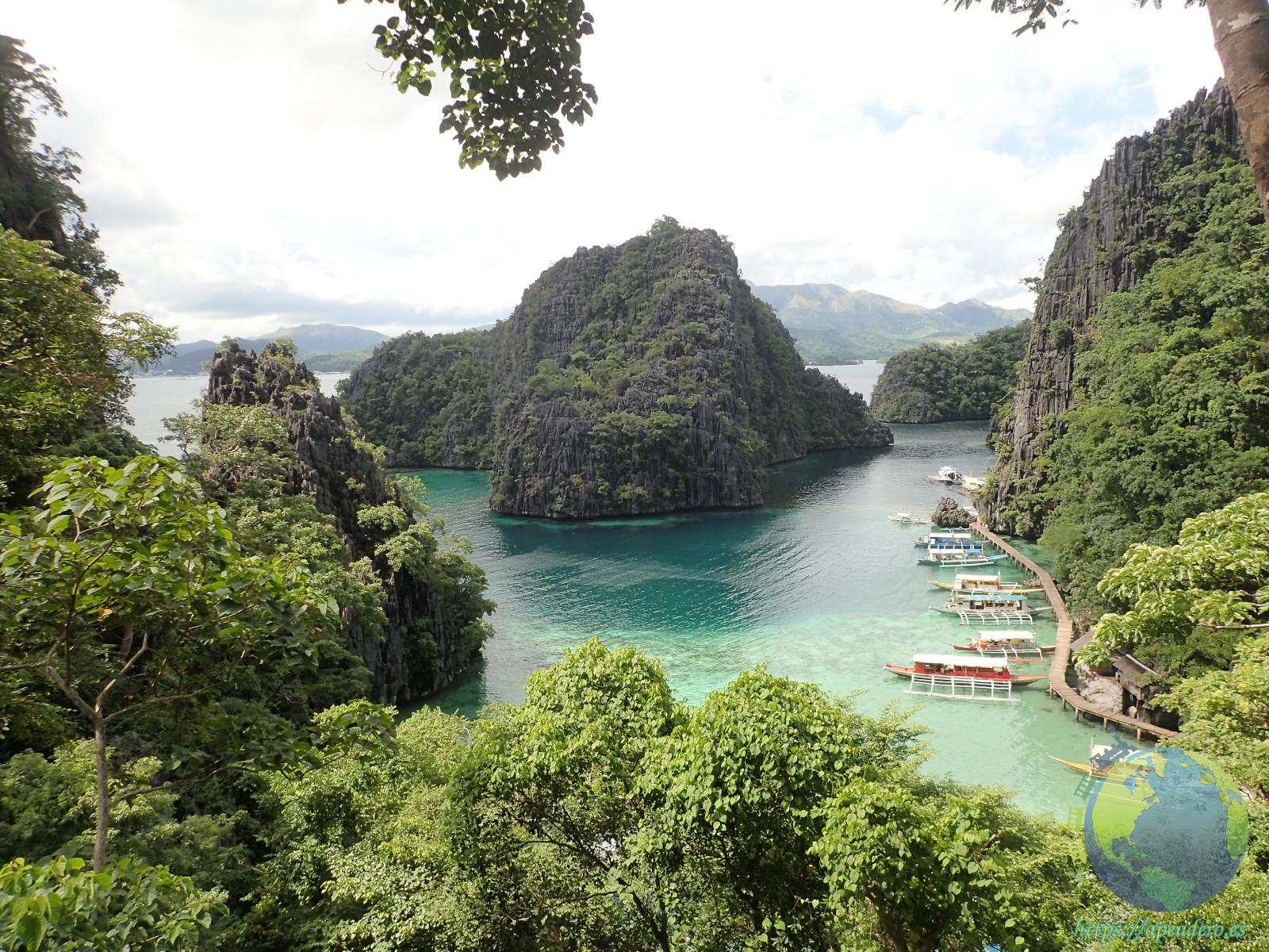 Imagen de una bahía en Palawan